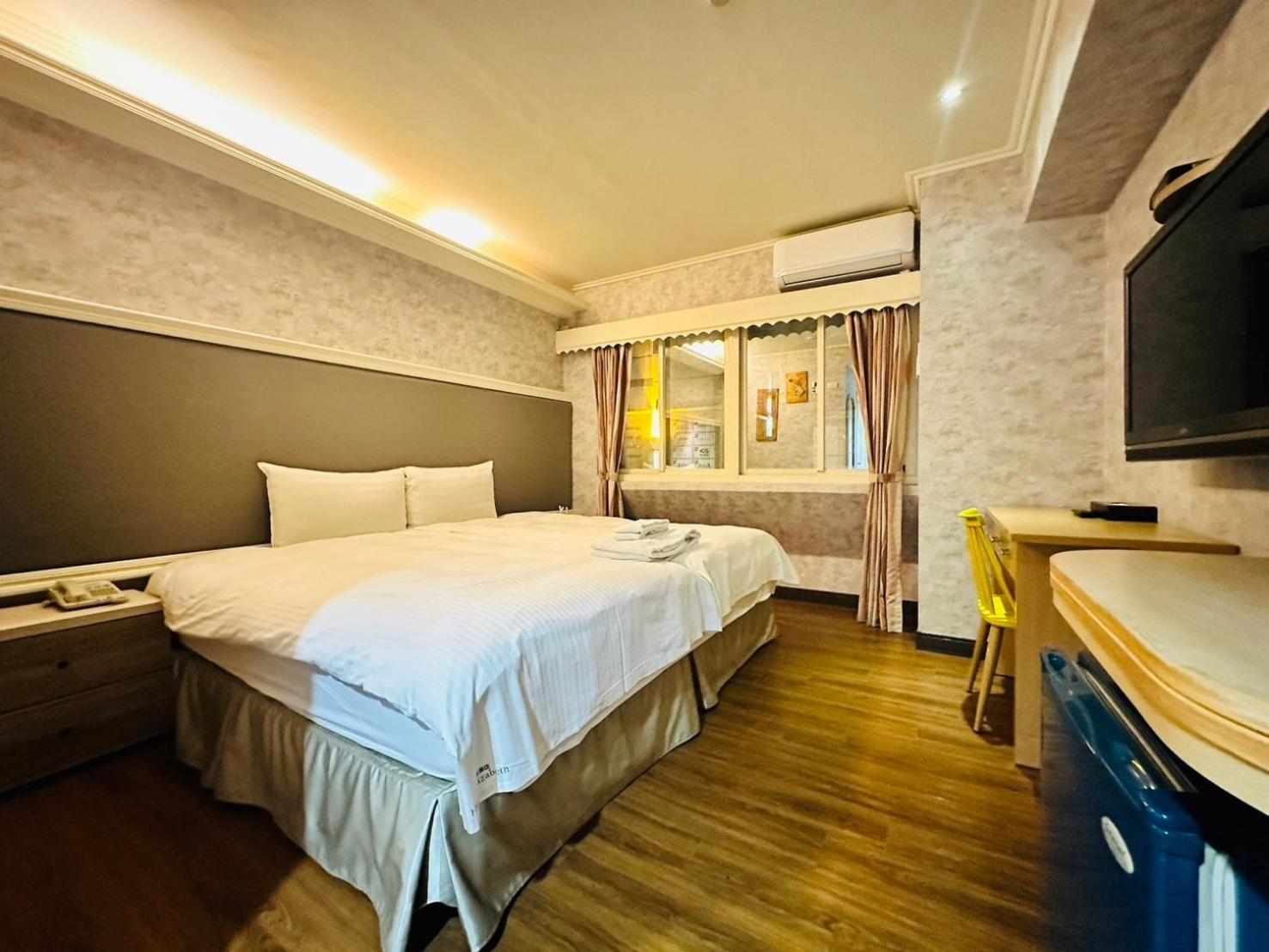 Elizabeth Hotel Taichung Bagian luar foto