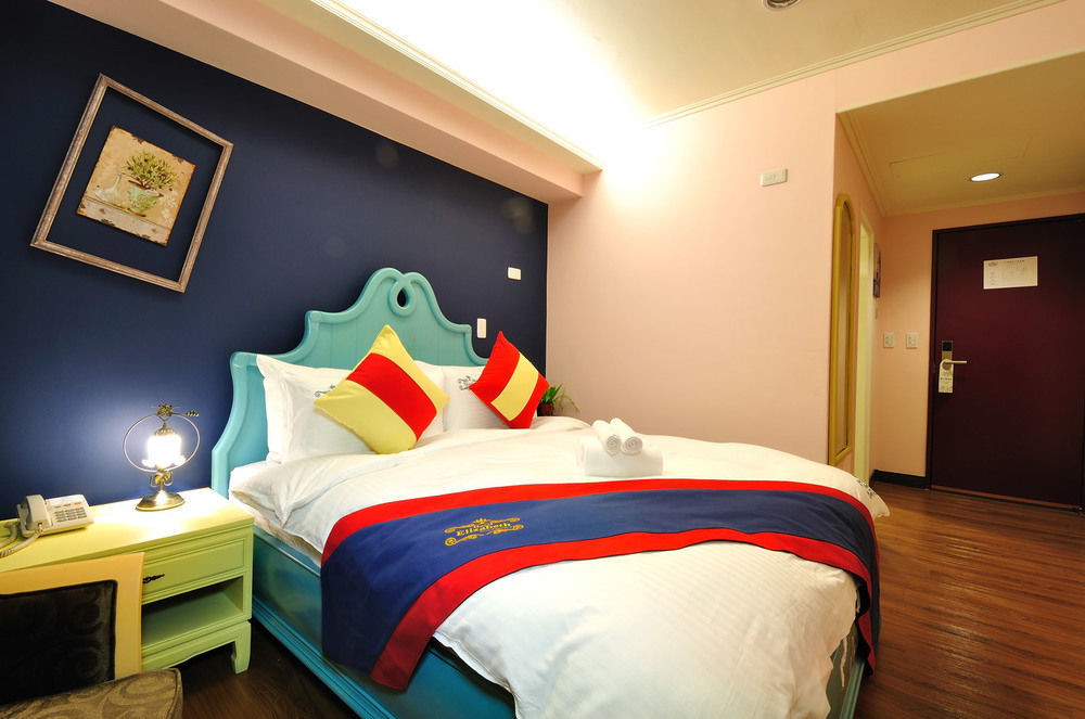 Elizabeth Hotel Taichung Bagian luar foto
