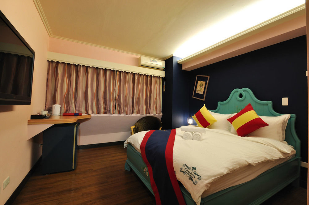 Elizabeth Hotel Taichung Bagian luar foto