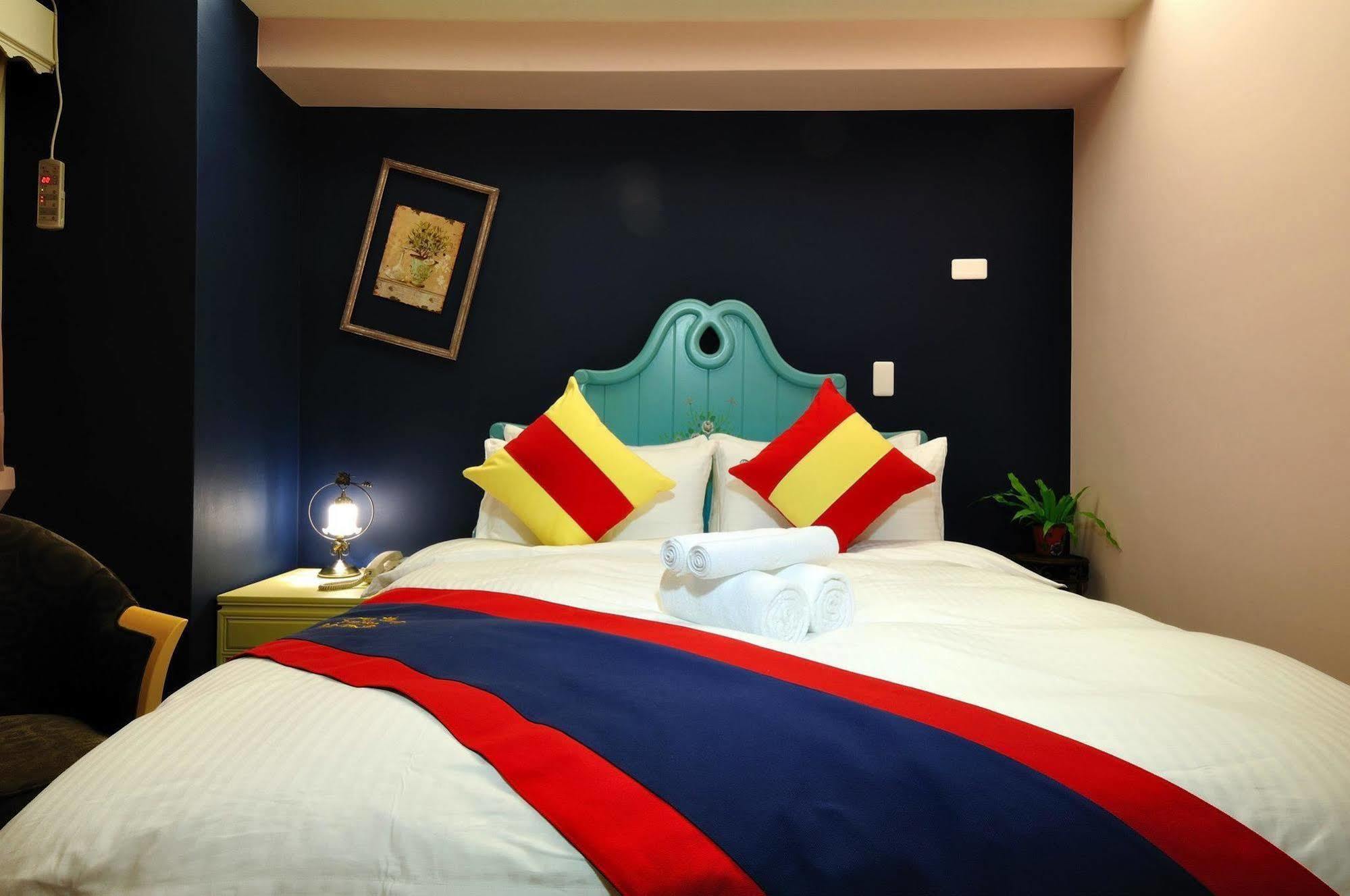 Elizabeth Hotel Taichung Bagian luar foto