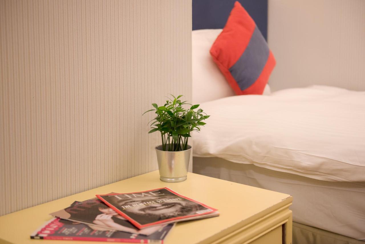 Elizabeth Hotel Taichung Bagian luar foto