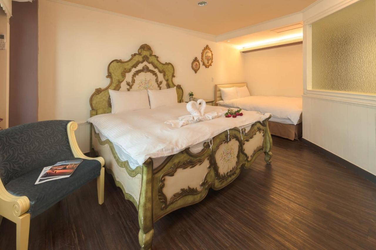 Elizabeth Hotel Taichung Bagian luar foto