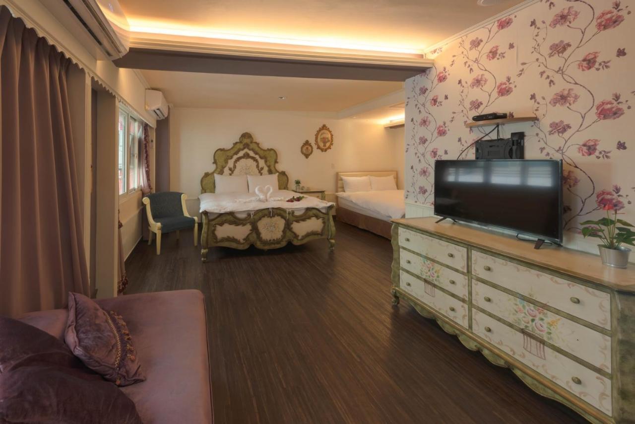 Elizabeth Hotel Taichung Bagian luar foto