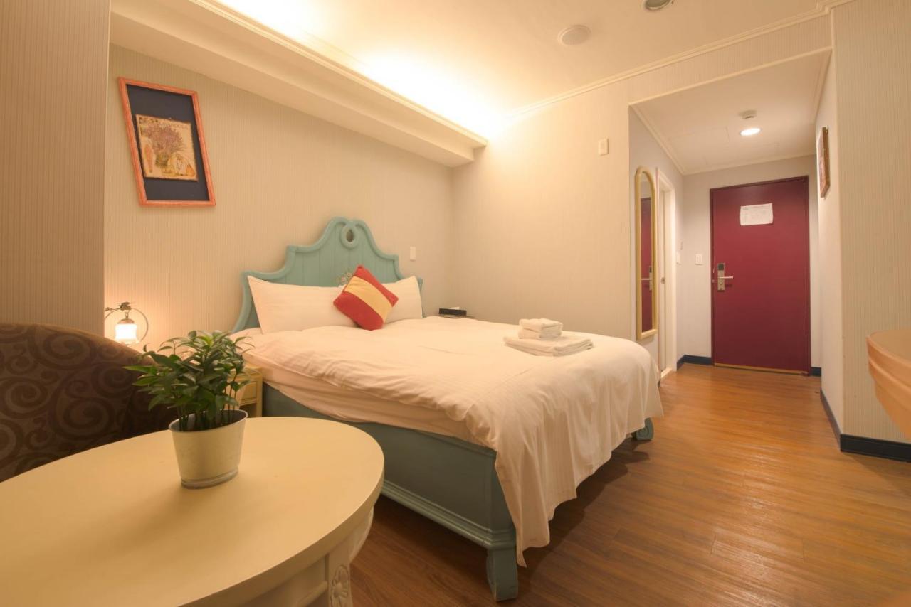 Elizabeth Hotel Taichung Bagian luar foto
