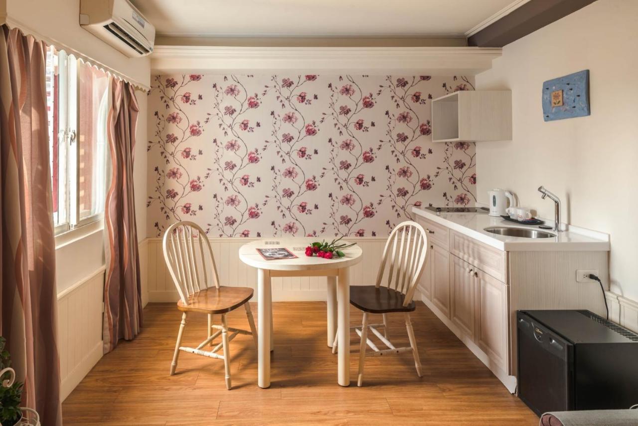Elizabeth Hotel Taichung Bagian luar foto