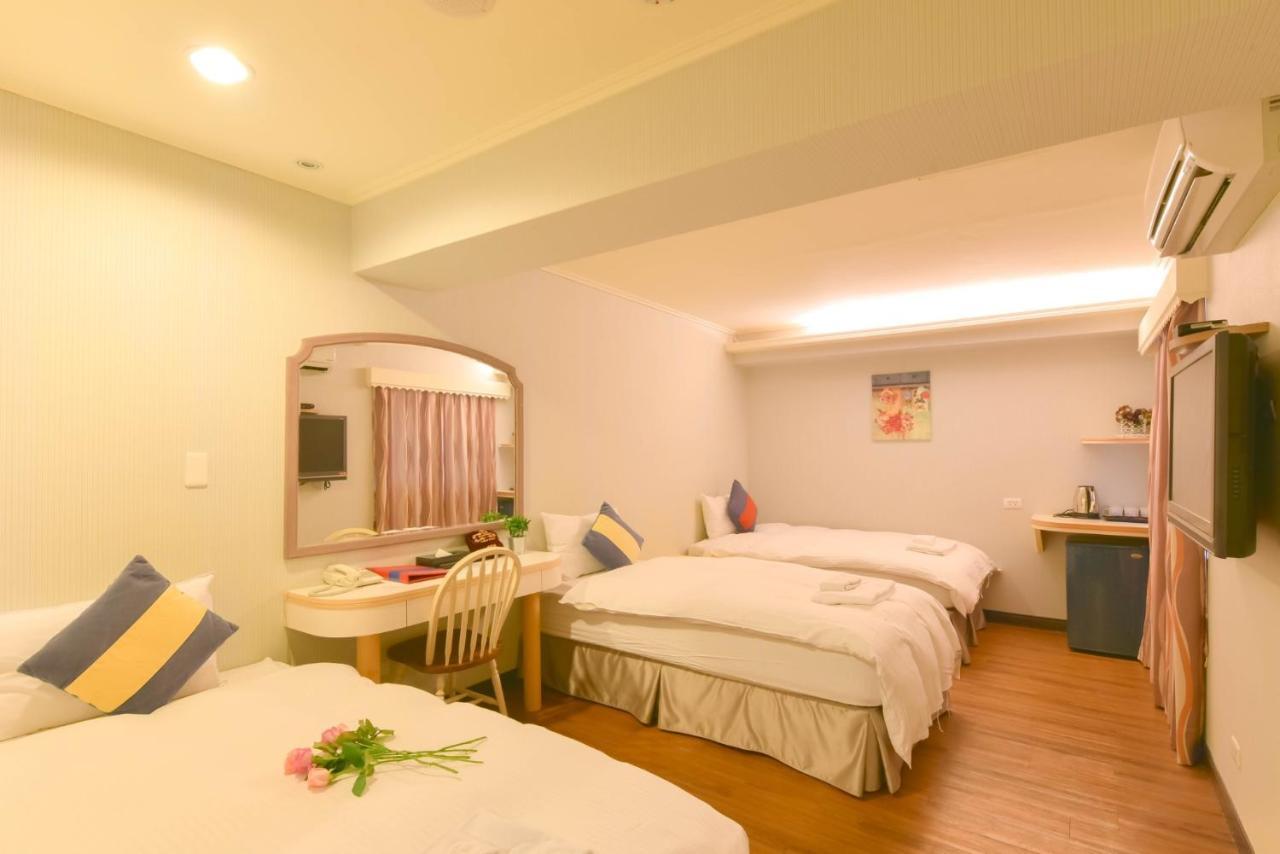 Elizabeth Hotel Taichung Bagian luar foto